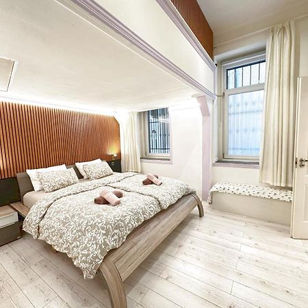 Yes, Yes! Lovely Apartment Good Amenities Budapest Center Budapeste Exterior foto