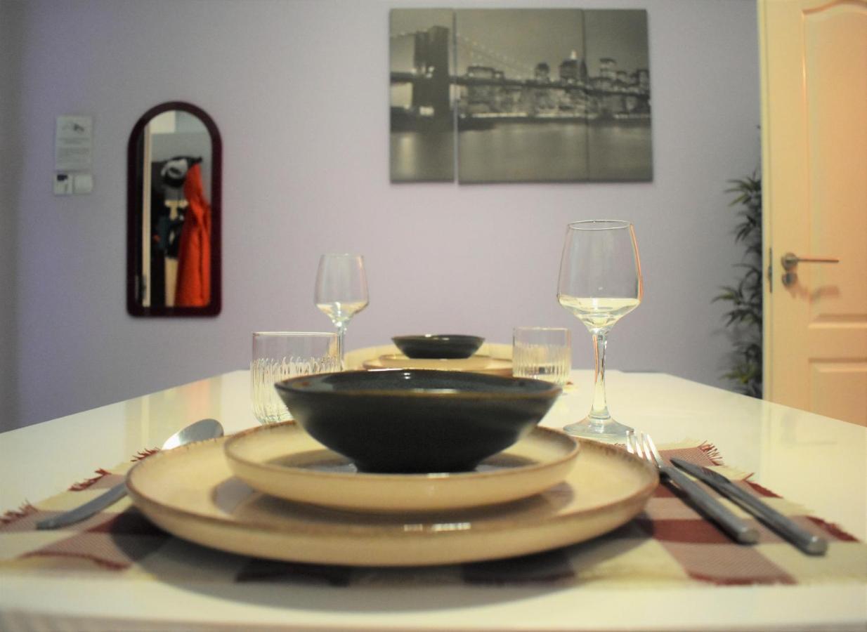 Yes, Yes! Lovely Apartment Good Amenities Budapest Center Budapeste Exterior foto