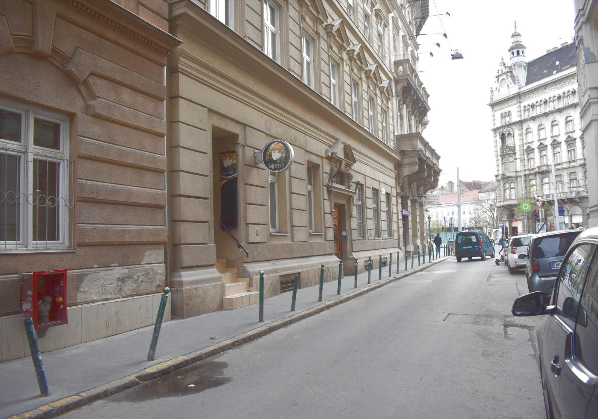 Yes, Yes! Lovely Apartment Good Amenities Budapest Center Budapeste Exterior foto